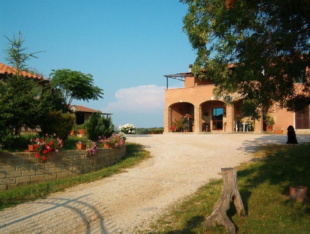 Agriturismo Marruchetone Vecchio มันชาโน ภายนอก รูปภาพ